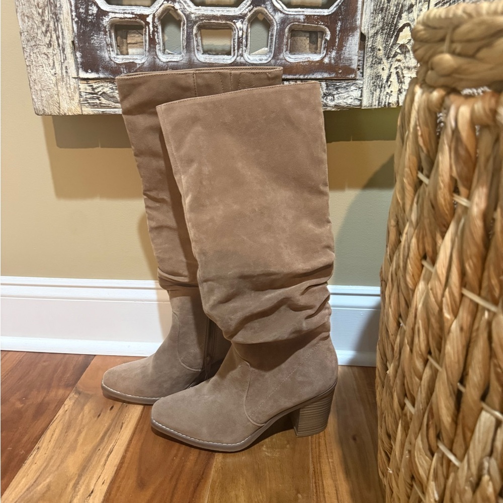 Universal Thread Suede Heeled Boots - Brown